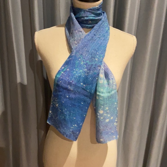 1988 Cosette Handmade marbled silk scarf, 56" x 11" Blue peacock pattern - Picture 12 of 16